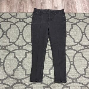 Seven7 Black Skinny Jeans size 12 great condition